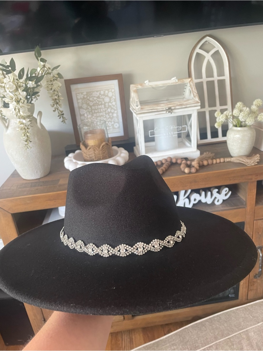 Women’s brim hat